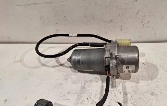 Renault Zoe Vacuum pump 146501049R