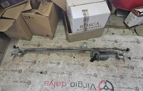 Opel Zafira B Front wiper linkage and motor 404976