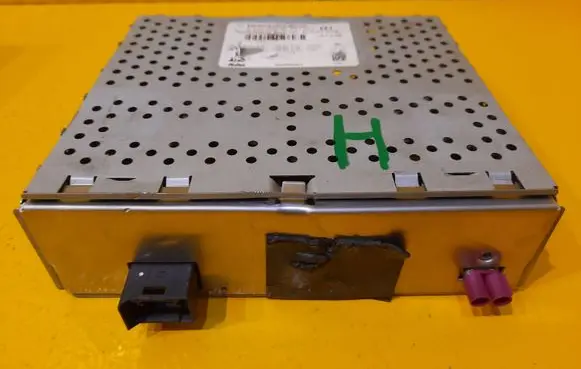 Mercedes-Benz S W222 Sound amplifier A2229003210