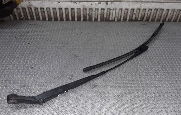 Opel Zafira B Windshield/front glass wiper blade 13145564