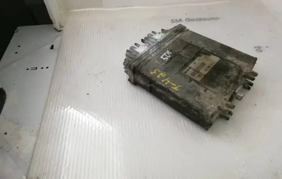 Volkswagen Transporter - Caravelle T4 Engine control unit/module 074906021L 0281001639