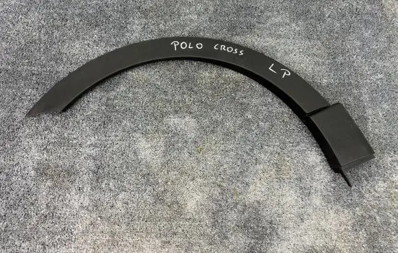 Volkswagen Cross Polo Fender trim (molding) 6R0835717 L289