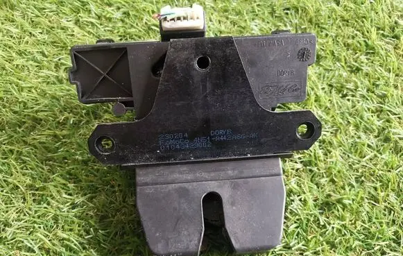 Jaguar X-Type Tailgate/trunk/boot lock/catch/latch 4N51A442A66 230204 01043429002