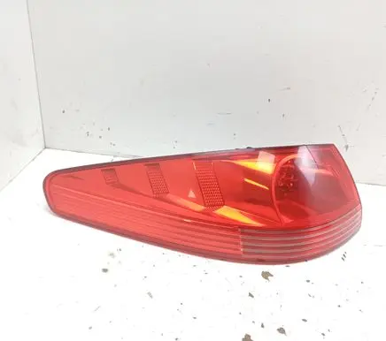 Peugeot 607 Rear/tail lights 2587