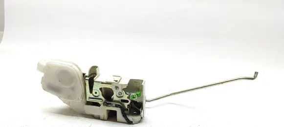 Mitsubishi Pajero Front door lock
