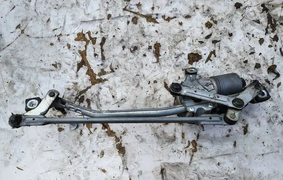 Volvo V40 Front wiper linkage and motor 