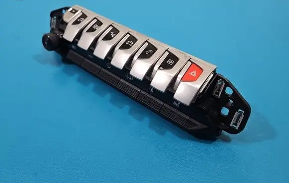 Peugeot 3008 II Seat control switch 98318223DX IMPRK1532938