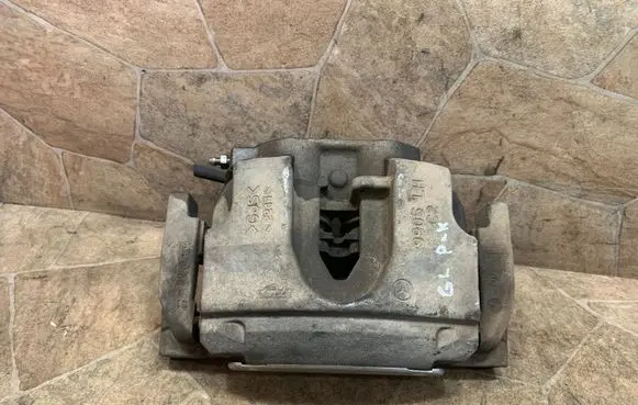 Mercedes-Benz GL X166 Front brake caliper 
