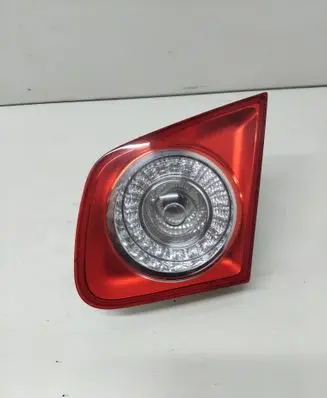 Tailgate rear/tail lights