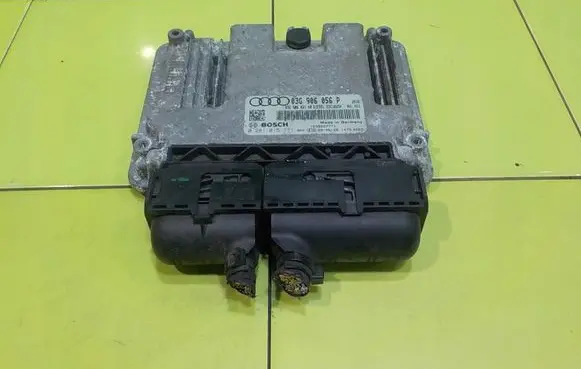 Audi A3 S3 8P Engine control unit/module 03G906056P