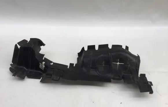 Audi Q7 4M Rear bumper mounting bracket 4M0121283AJ