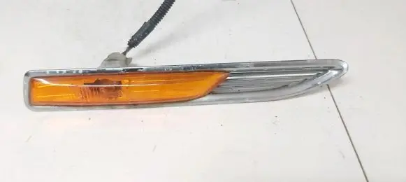 Ford Mondeo MK IV Front fender indicator light 7s7113k354af 7s71-13k354-af