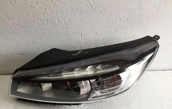 KIA Sorento Headlight/headlamp 92101