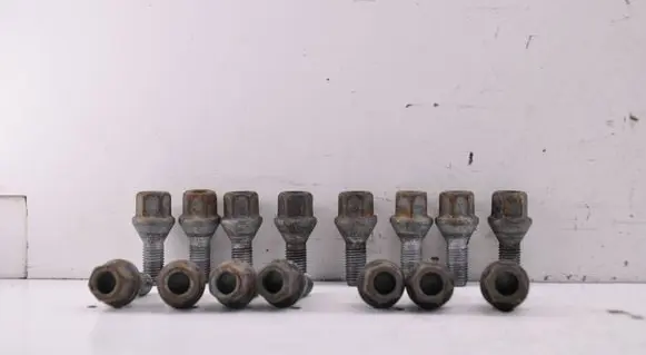 Dacia Sandero III Nuts/bolts 