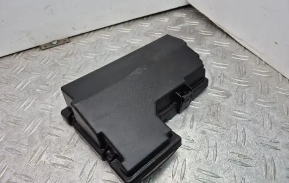 Nissan X-Trail T31 Fuse box cover JG00B 9291XA1