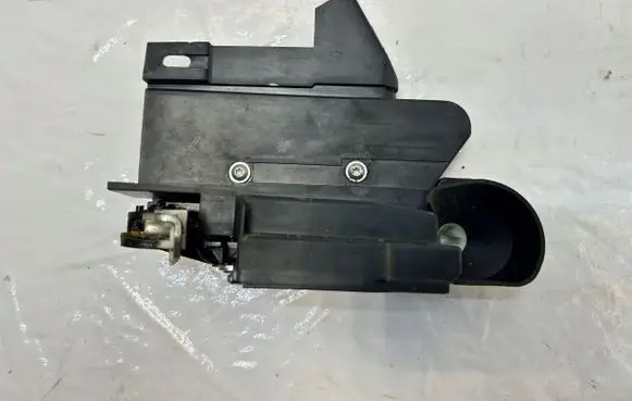 Dacia Sandero Tailgate/trunk/boot lock/catch/latch
