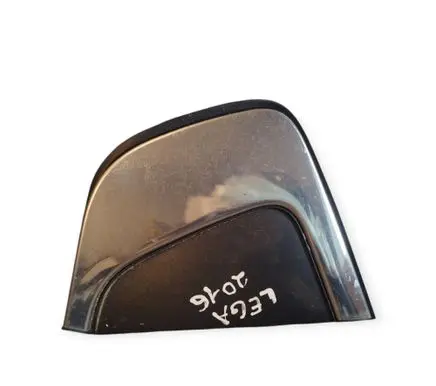 Subaru Legacy Fender end trim 