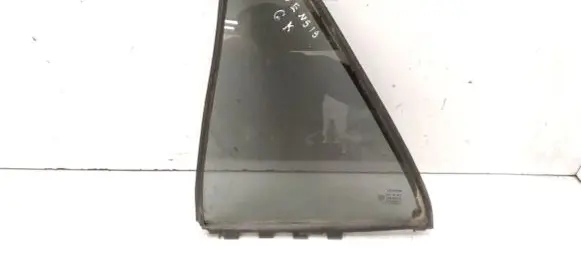 Toyota Avensis T270 Rear vent window glass 43R006723 DOT24 AS3