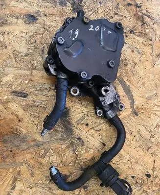 Audi A3 S3 8P Fuel injection high pressure pump 038145209N
