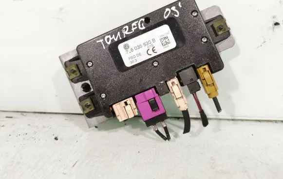 Volkswagen Touareg I Antenna control unit 7L6035530B 12041700