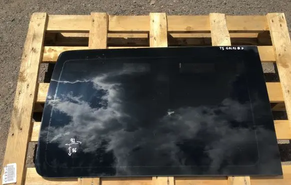 Volkswagen Transporter - Caravelle T5 Rear side window 43R000015