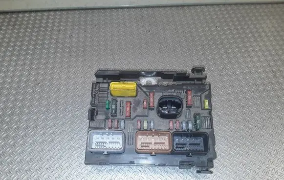 Citroen C4 I Picasso Fuse module 9661708080