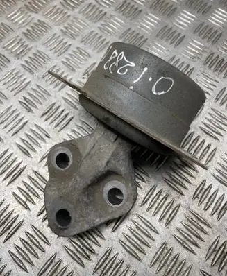 Opel Insignia A Engine mount bracket 13322173