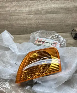 Volkswagen PASSAT B5 Front indicator light 3B0953049