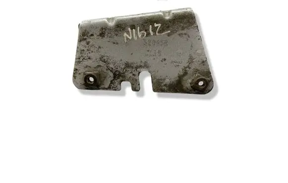 Opel Vivaro Fender mounting bracket 52045R