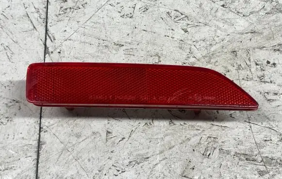 Honda CR-V Rear tail light reflector P6368R