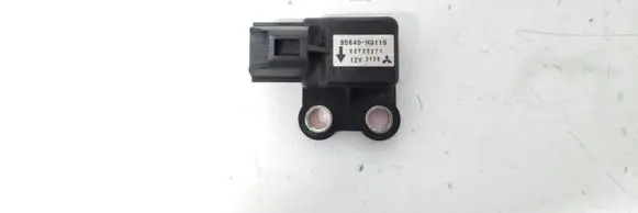 Hyundai Santa Fe Airbag deployment crash/impact sensor 95640M3110 12V2Y26 X2T25271