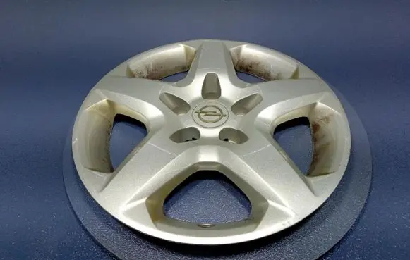 Opel Astra H R17 wheel hub/cap/trim 13240543