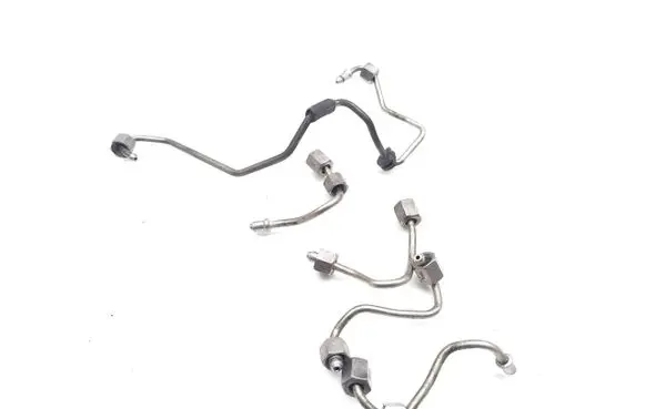 Fuel injector supply line/pipe
