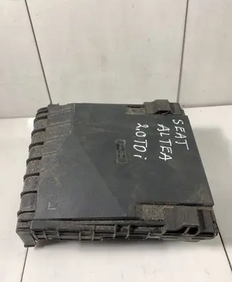 Seat Altea XL Fuse module 1K0937125A