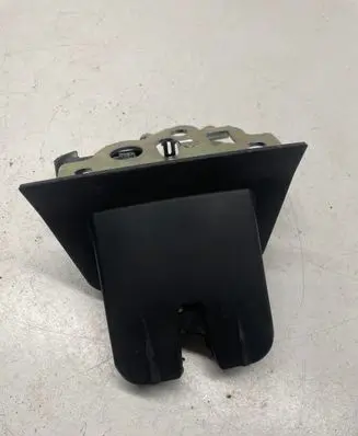 Volkswagen Golf VII Tailgate/trunk/boot lock/catch/latch 8R0827505