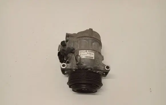 Mercedes-Benz C W205 Air conditioning (A/C) compressor (pump) A0008304002