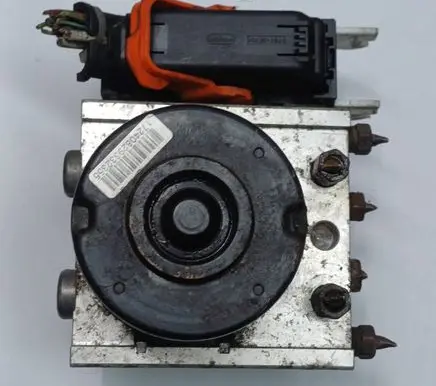 Suzuki Swift I ABS Pump 62J0 06210203854 06210905683