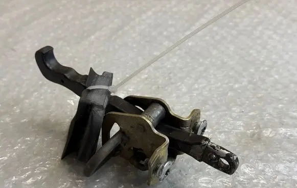 BMW 5 E39 Front door check strap stopper 8171503