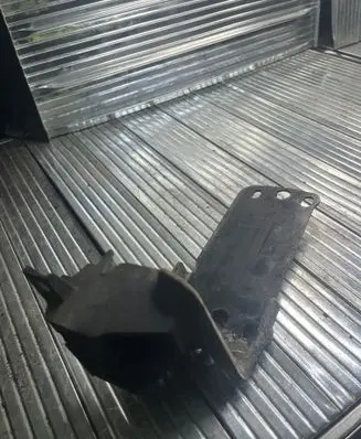 BMW 3 E92 E93 Radiator mount bracket 711781110