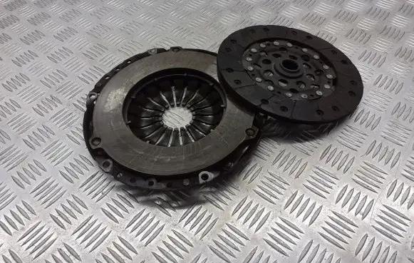 Opel Astra H Pressure plate 
