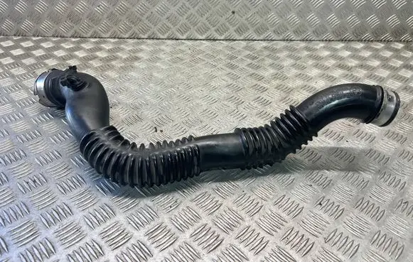 BMW 1 E81 E87 Intercooler hose/pipe 7797481