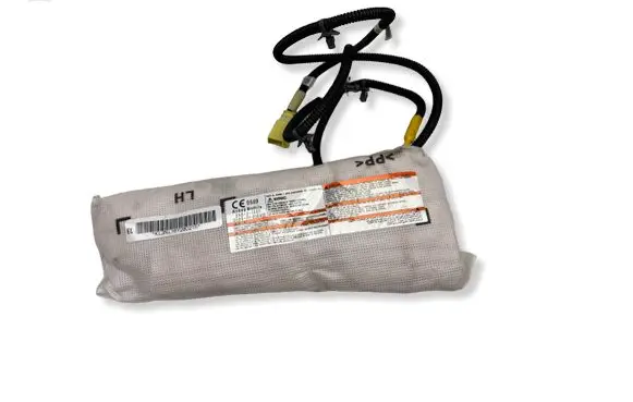 Nissan Leaf I (ZE0) Seat airbag 0589P1000413
