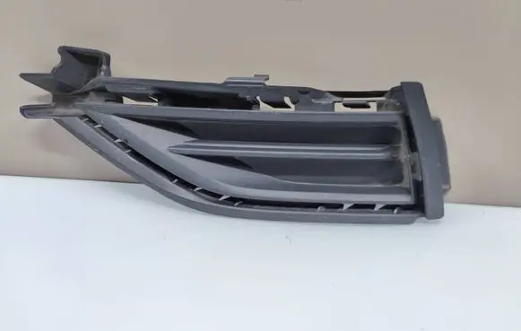 Volkswagen Golf VII Front bumper lower grill 5G0853211G