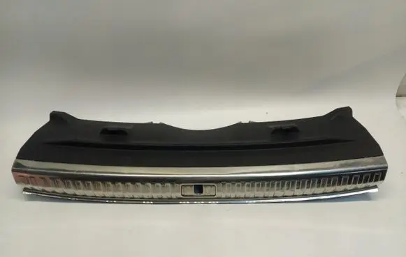 Engine bonnet/hood lock trim molding