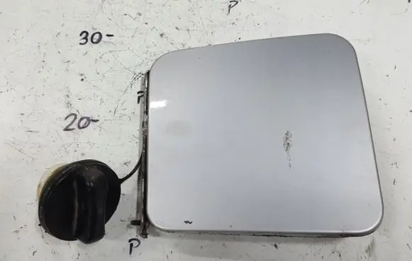 Nissan Pulsar Fuel tank cap