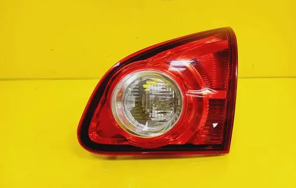 Tailgate rear/tail lights
