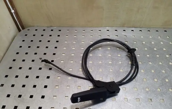 Engine bonnet (hood) release handle