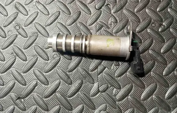 BMW 5 F10 F11 Camshaft vanos timing valve 11367585776 7585776