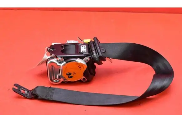 Skoda Octavia Mk3 (5E) Front seatbelt 3066322