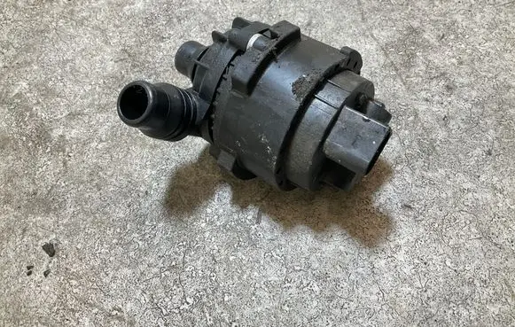 BMW i4 Electric auxiliary coolant/water pump 9455030